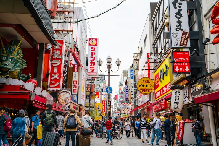 Photo crowd on street in osaka