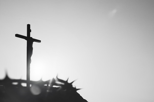 Photo crown of thorns symbolizing the cross and suffering of jesus christ