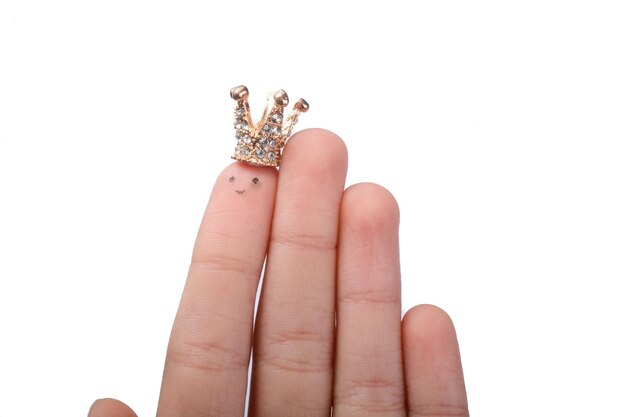 Crowned index finger