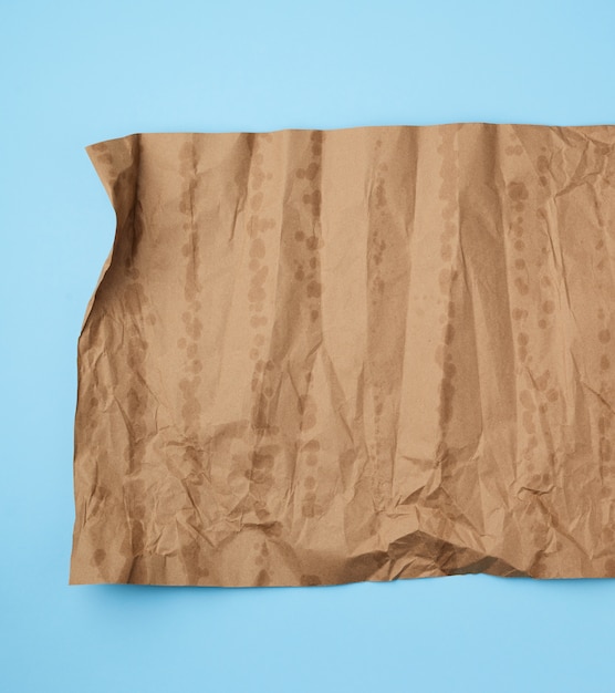 Photo crumpled brown sheet of paper