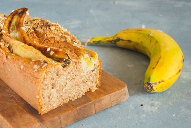 Pane croccante alla banana con cannella