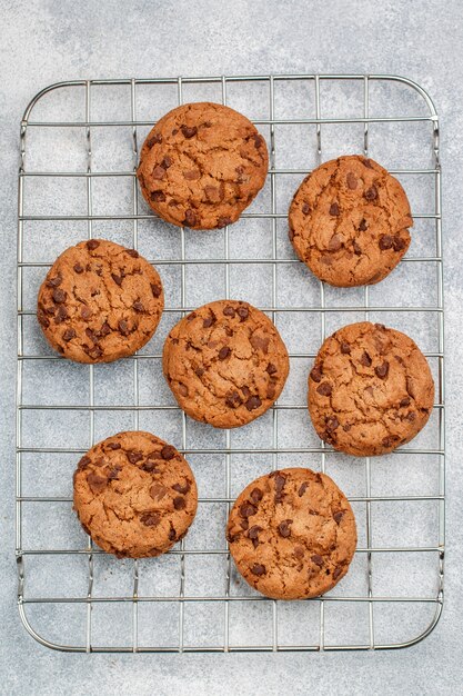 Biscotti croccanti con gocce di cioccolato