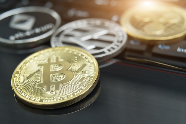 Криптовалютные монеты - Litecoin, Bitcoin, Ethereum, Ripple