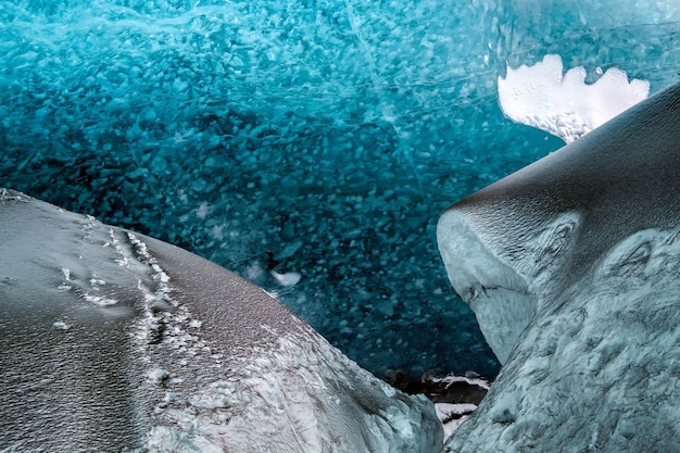 Jokulsarlon 근처의 수정 얼음 동굴