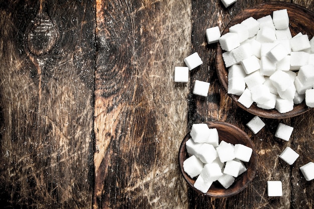 Cubes of sugar in a bowl.