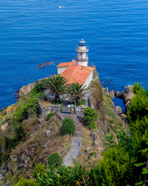 Photo cudillero lighthouse view from above