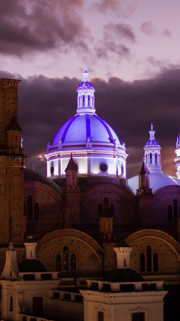 Photo cuenca cathedral at sunset domes and sky