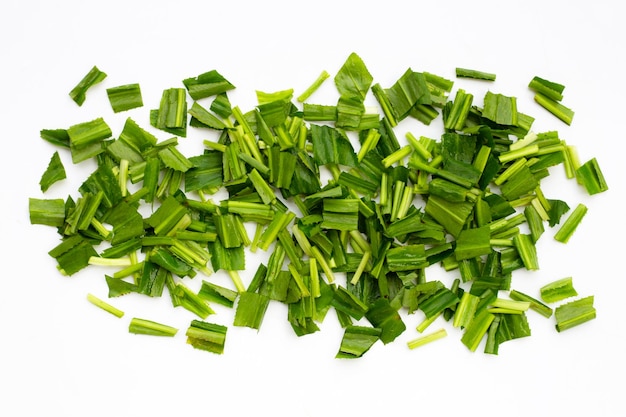 Photo culantro or sawtooth coriander on white background