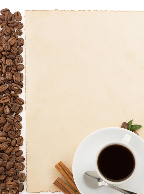 Foto tazza di caffè e pergamena