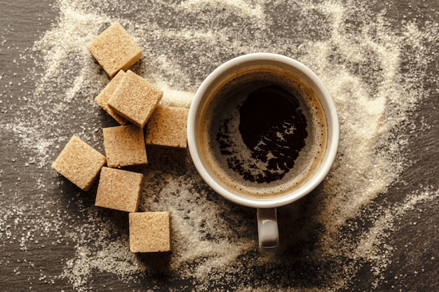 Photo cup of coffee with sugar