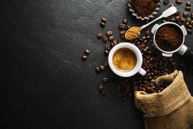 Photo cup of fresh made coffee served in cup