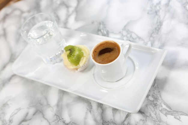 чашка турецкого кофе на столе