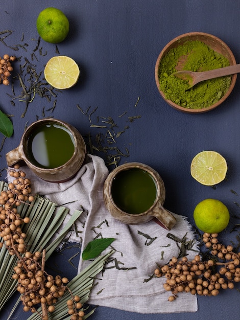 Tazza con cioccolata calda dall'alto