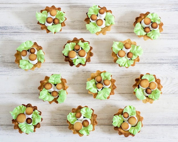 Cupcake basket with mushrooms decoration