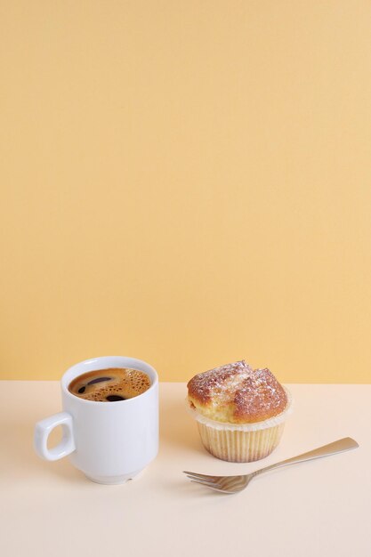 カップケーキとコーヒー