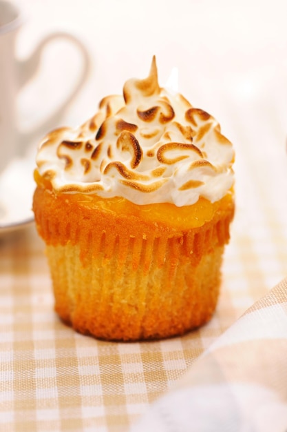 Foto cupcake con panna montata