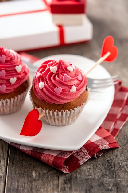 Cupcakes decorated with sugar hearts for Valentine's Day