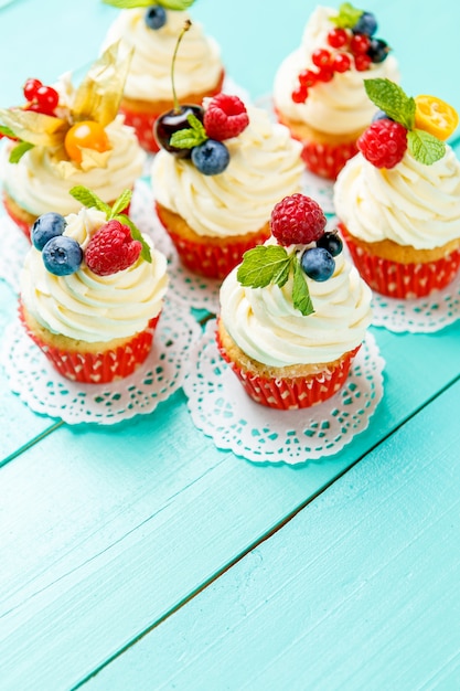 Cupcakes met zomer bessen