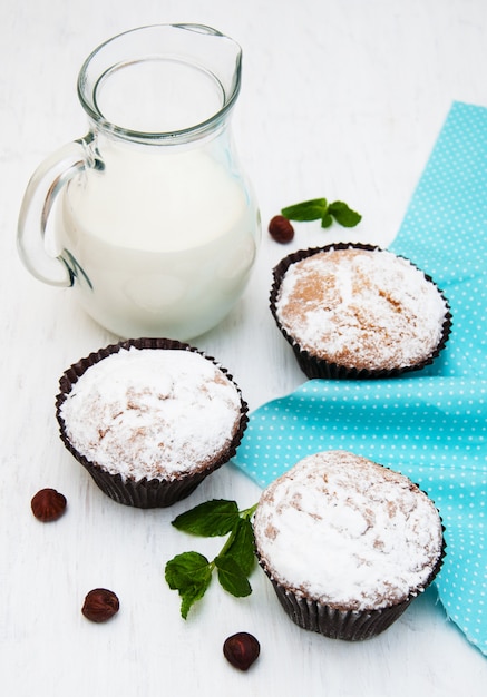 Cupcakes and milk