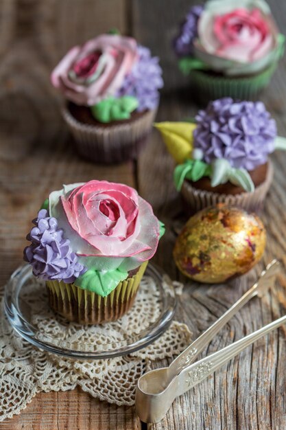 Cupcakes with floral decor