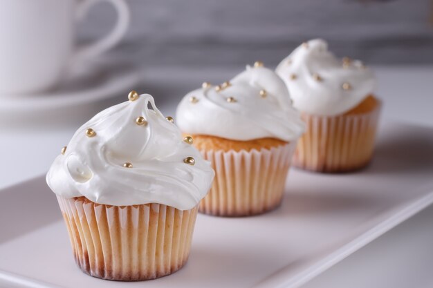 cupcakes with meringue cream