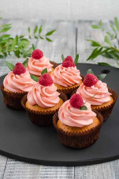 Cupcakes with raspberry cream.