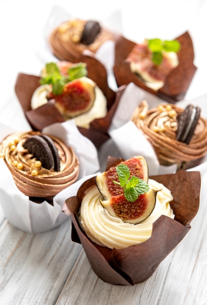 Photo cupkakes with figs and chocolate