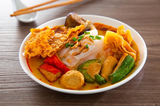 Curry chee cheong fun or rice noodle served with yong tau foo