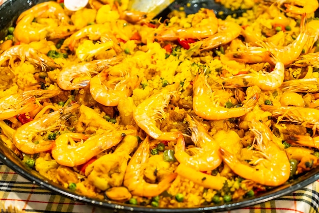 карри жареный рис с креветками
