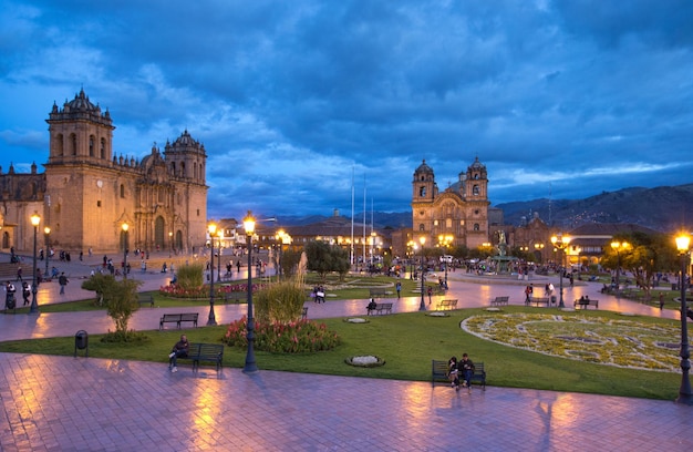 Foto cusco perunov 9 kathedraal van santo domingo op 9 november 2015 in cusco peru de bouw werd voltooid in 1654, bijna honderd jaar nadat de bouw begon