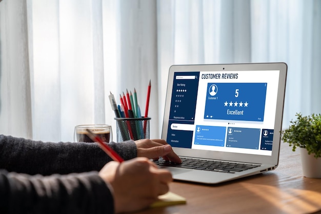 Esperienza del cliente e analisi delle recensioni tramite software per computer alla moda