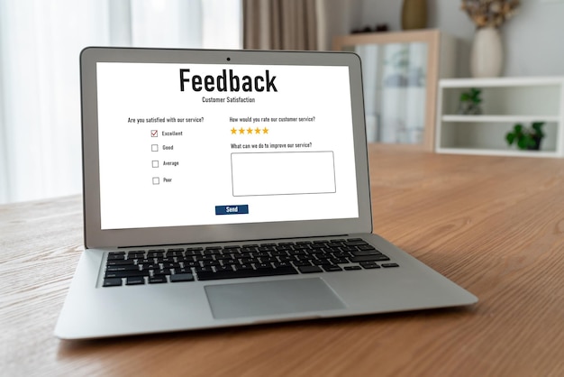 Feedback dei clienti e analisi delle recensioni tramite software per computer alla moda