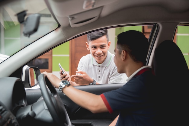 Customer ordering taxi via online apps