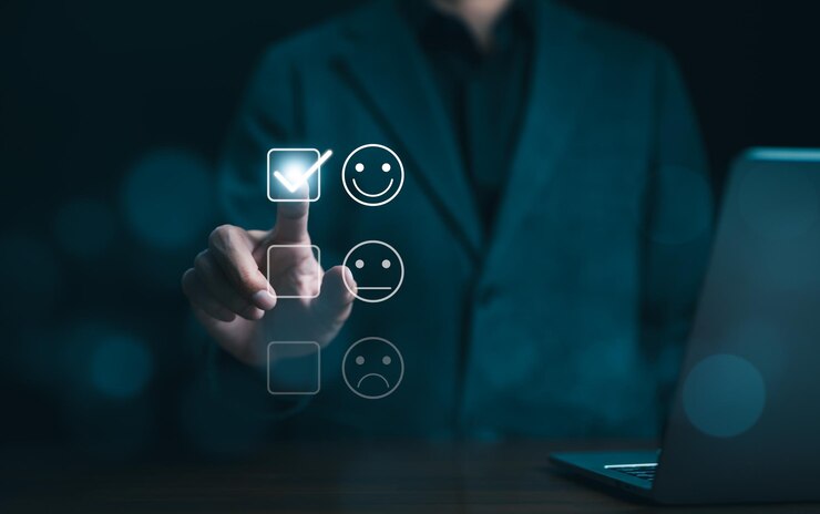Customer satisfaction feedback survey concept User give rating to service experience on online application Client review Smile face Digital marketing research Happy experience Quality opinion