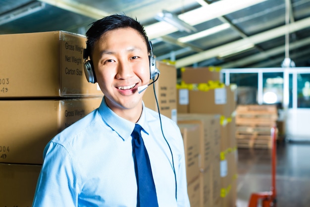 Customer Service in a warehouse