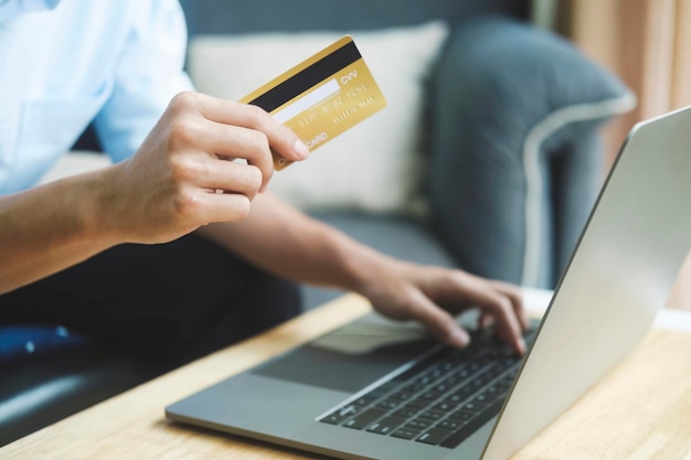 Customer shopping online pay by credit card