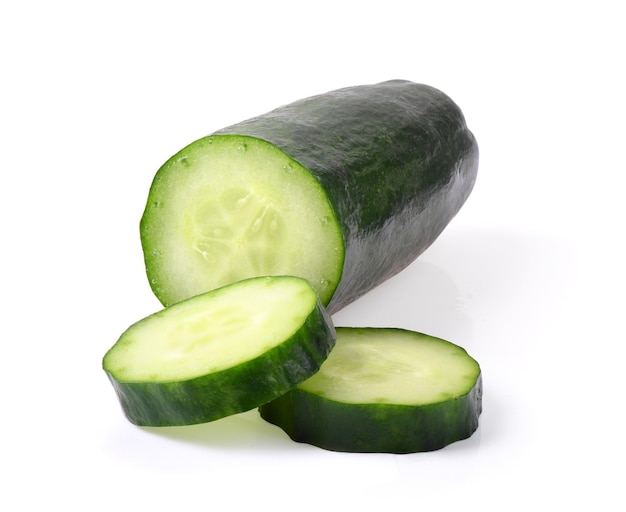 Photo cut green cucumber isolated on white background