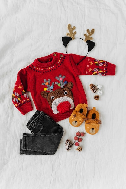 Милый рождественский свитер с оленями для малышки. рождественская вечеринка
