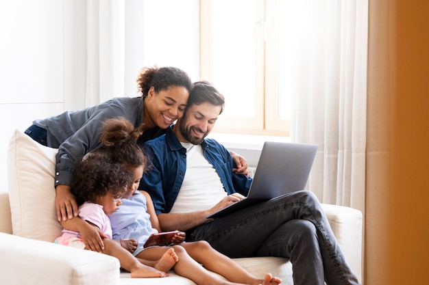 Photo cute family spending time together