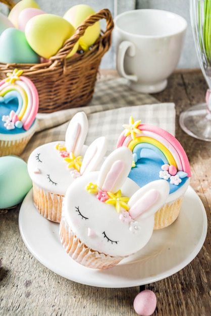 Cute homemade easter cupcakes