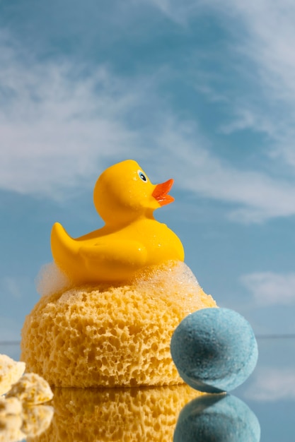 Photo cute rubber duck still life