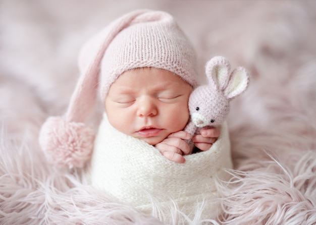 Photo cute sleepy newborn baby