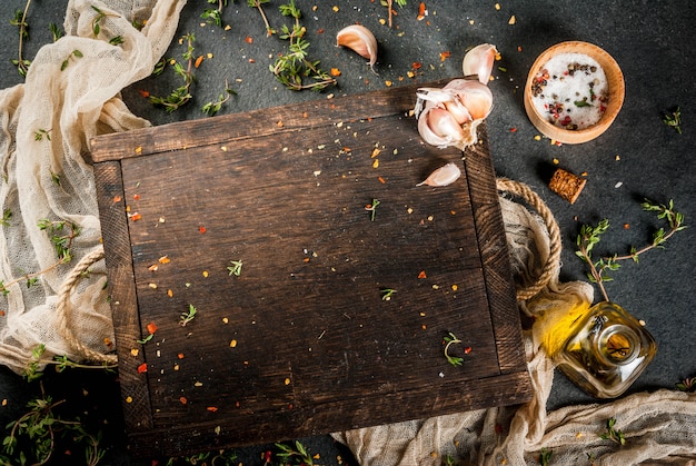 Cutting board with spices