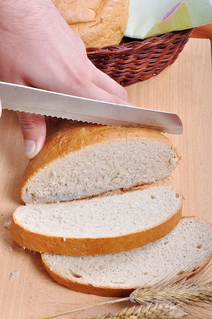 Cutting bread