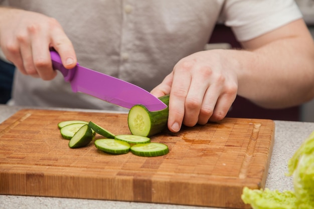 Cutting vegetables for salad