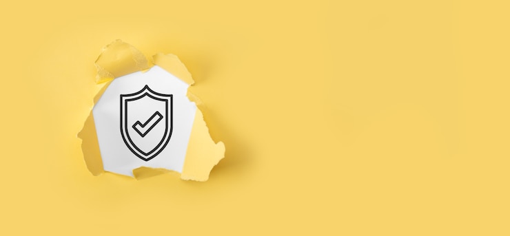 Foto cyber-beveiligingsnetwerk. hangslotpictogram en internettechnologie netwerken. gegevensbescherming privacy concept. avg. eu. gescheurd geel papier met vraagteken op witte achtergrond.