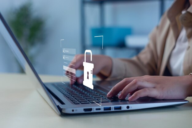 サイバーセキュリティとプライバシーの概念 - データを保護するためのロックアイコンとインターネットネットワークのセキュリティ技術