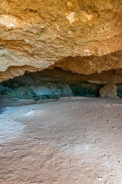 Photo cyclops cave on the mediterranean coast cyprus