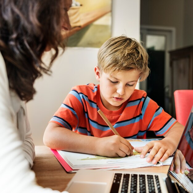 Photo daily lifestyle of caucasian family shoot