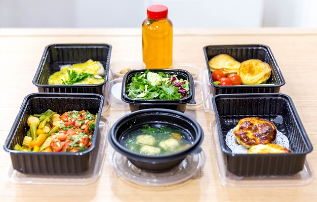 Daily meals in  boxes, Healthy food delivery